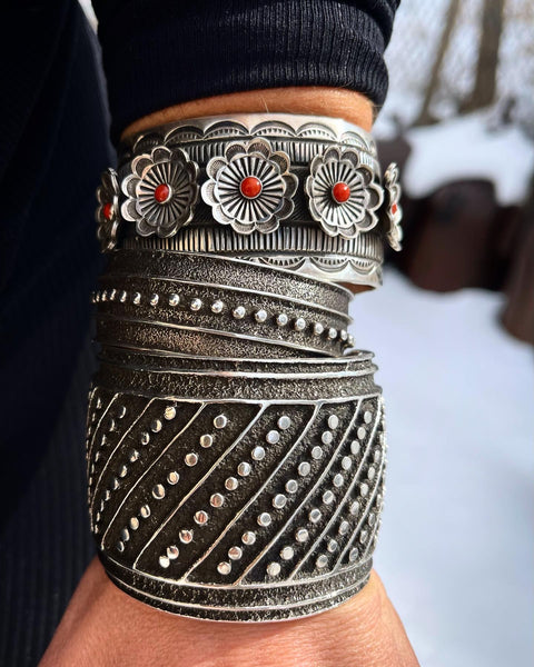 Hefty Bubble Cuff